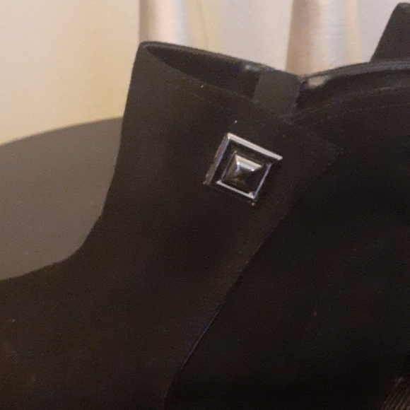 Good Soles Black Faux Suede Booties - Picture 2 of 4
